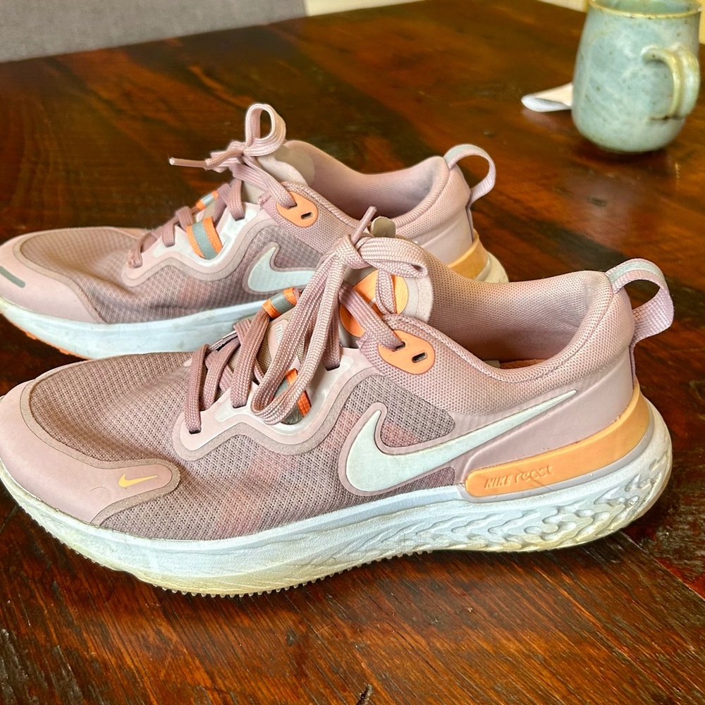 Nike Women's Pink Running Shoes